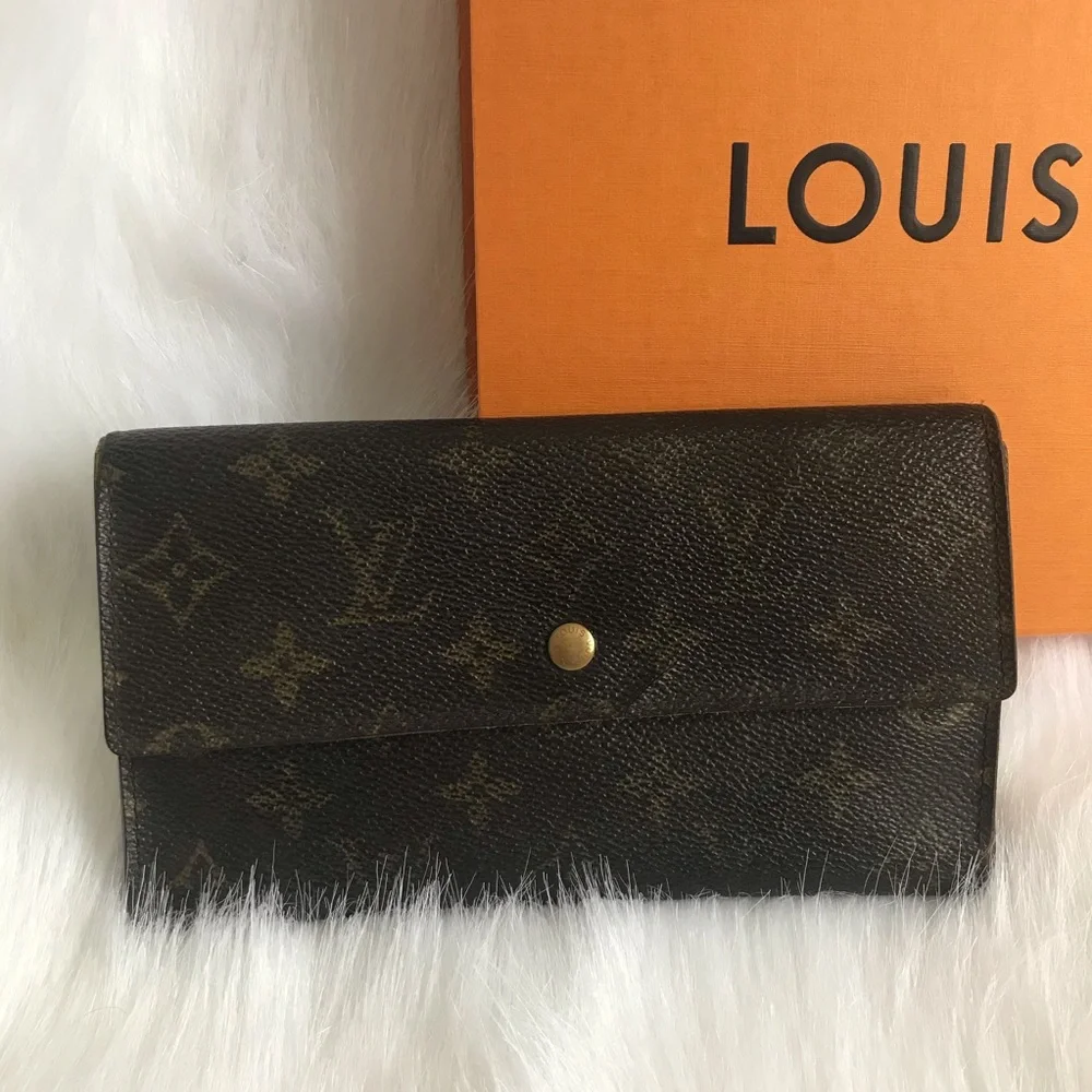 Auth. LV Porte Tresor International wallet